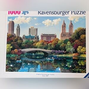 Ravensburger Puzzle Box Back Panel – White, Blue, Green